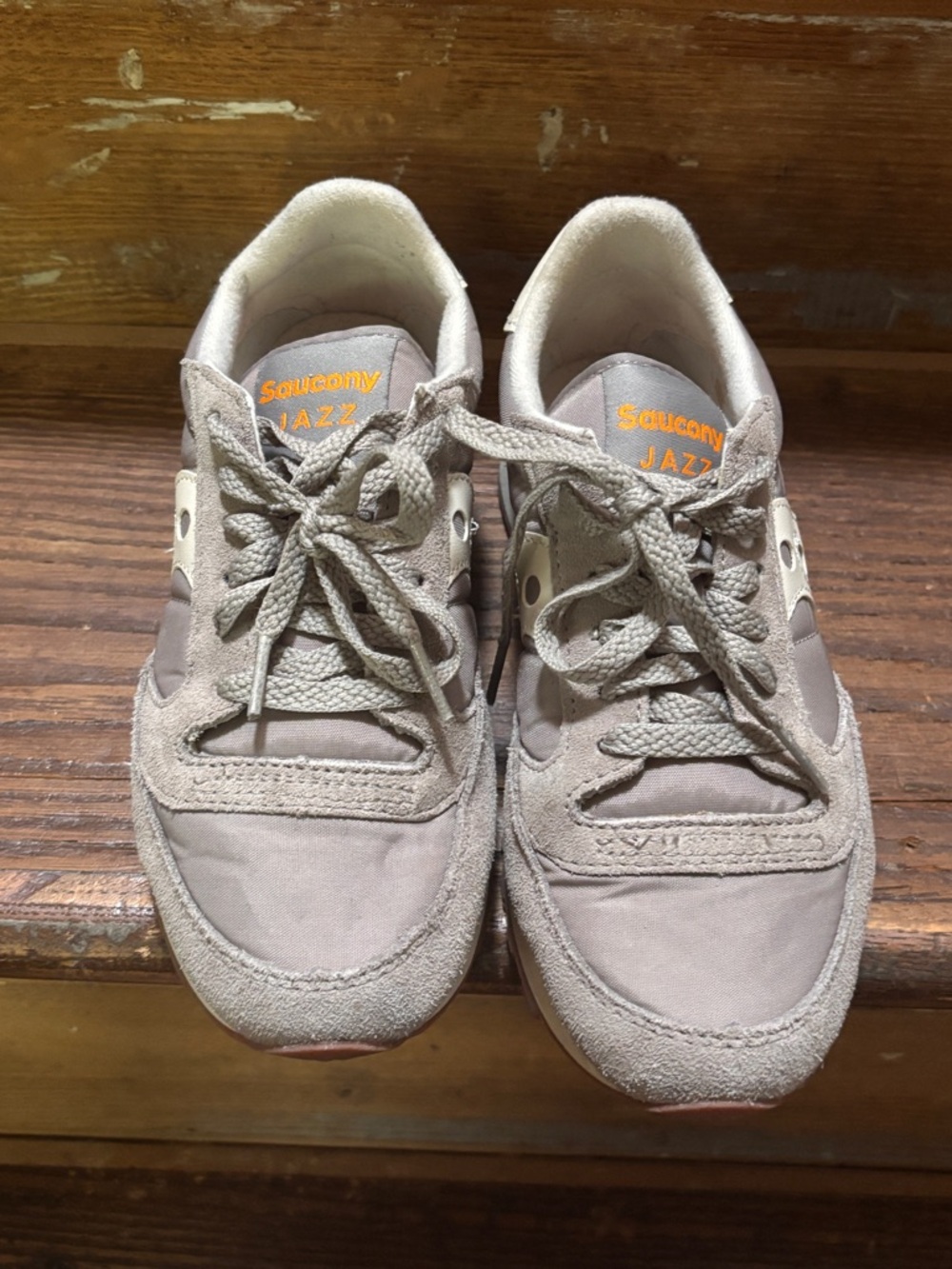 Saucony Jazz Size 6 Women’s Casual Sneakers - Light Gray w/Orange